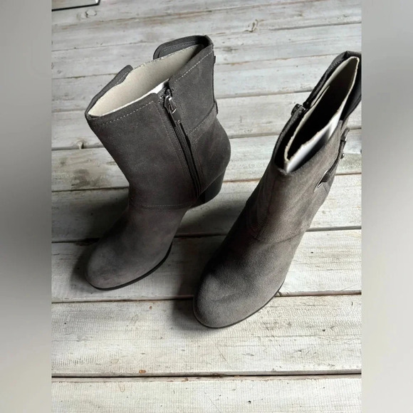 Koolaburra by Ugg | Samiah | stacked heel | suede | bootie | W7  *nwob* - Picture 3 of 13